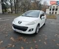 Белый Пежо 207, объемом двигателя 1.36 л и пробегом 200 тыс. км за 3500 $, фото 10 на Automoto.ua