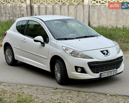 Белый Пежо 207, объемом двигателя 1.36 л и пробегом 160 тыс. км за 5200 $, фото 4 на Automoto.ua