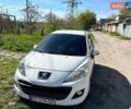 Белый Пежо 207, объемом двигателя 1.36 л и пробегом 245 тыс. км за 5300 $, фото 1 на Automoto.ua