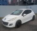 Білий Пежо 207, об'ємом двигуна 1.36 л та пробігом 210 тис. км за 4300 $, фото 1 на Automoto.ua