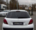 Пежо 207 2011 в Киеве на Automoto.ua Белый Пежо 207, объемом двигателя 1.36 л и пробегом 141 тыс. км за 3950 $, фото 5 на Automoto.ua