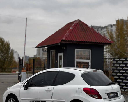 Пежо 207 2011 в Киеве на Automoto.ua Белый Пежо 207, объемом двигателя 1.36 л и пробегом 141 тыс. км за 3950 $, фото 4 на Automoto.ua