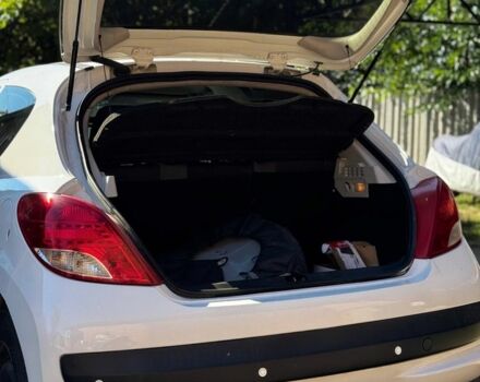 Білий Пежо 207, об'ємом двигуна 1.4 л та пробігом 187 тис. км за 3850 $, фото 7 на Automoto.ua