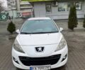 Белый Пежо 207, объемом двигателя 1.4 л и пробегом 262 тыс. км за 5000 $, фото 5 на Automoto.ua