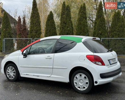 Белый Пежо 207, объемом двигателя 1.4 л и пробегом 312 тыс. км за 3600 $, фото 4 на Automoto.ua