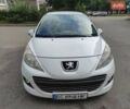 Белый Пежо 207, объемом двигателя 1.36 л и пробегом 210 тыс. км за 5399 $, фото 1 на Automoto.ua