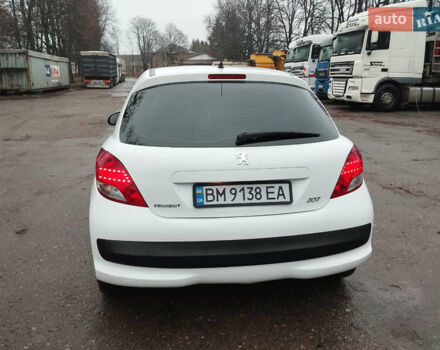 Белый Пежо 207, объемом двигателя 1.36 л и пробегом 164 тыс. км за 4700 $, фото 1 на Automoto.ua