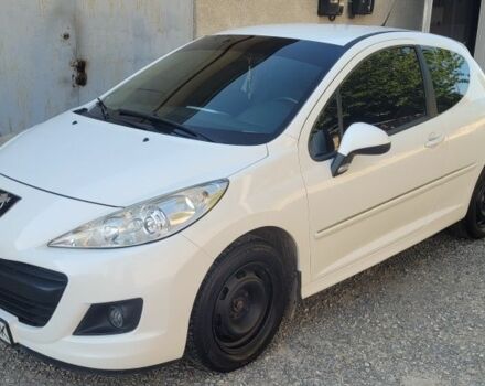 Белый Пежо 207, объемом двигателя 1.4 л и пробегом 198 тыс. км за 4100 $, фото 1 на Automoto.ua