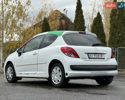 Белый Пежо 207, объемом двигателя 1.4 л и пробегом 312 тыс. км за 3600 $, фото 5 на Automoto.ua