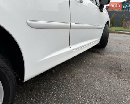 Белый Пежо 207, объемом двигателя 1.4 л и пробегом 164 тыс. км за 4750 $, фото 15 на Automoto.ua