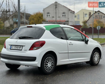Белый Пежо 207, объемом двигателя 1.4 л и пробегом 312 тыс. км за 3600 $, фото 7 на Automoto.ua