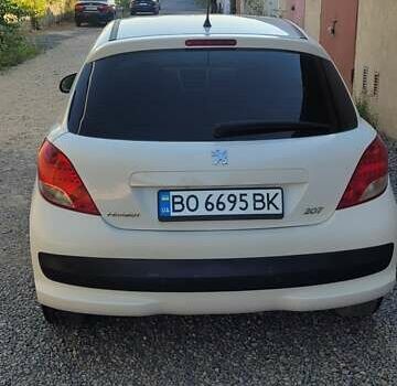 Білий Пежо 207, об'ємом двигуна 1.36 л та пробігом 197 тис. км за 4500 $, фото 9 на Automoto.ua