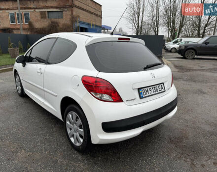 Белый Пежо 207, объемом двигателя 1.4 л и пробегом 164 тыс. км за 4750 $, фото 12 на Automoto.ua
