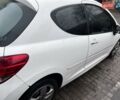 Белый Пежо 207, объемом двигателя 1.36 л и пробегом 228 тыс. км за 3500 $, фото 2 на Automoto.ua