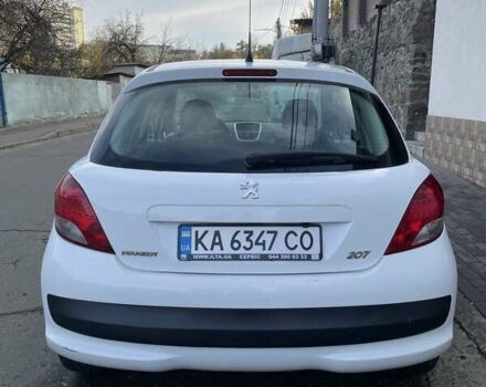Белый Пежо 207, объемом двигателя 1.36 л и пробегом 156 тыс. км за 4400 $, фото 8 на Automoto.ua