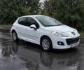 Белый Пежо 207, объемом двигателя 1.4 л и пробегом 121 тыс. км за 5523 $, фото 1 на Automoto.ua