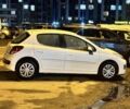 Белый Пежо 207, объемом двигателя 1.4 л и пробегом 141 тыс. км за 4700 $, фото 1 на Automoto.ua