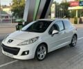 Белый Пежо 207, объемом двигателя 1.36 л и пробегом 169 тыс. км за 5100 $, фото 1 на Automoto.ua