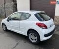 Белый Пежо 207, объемом двигателя 1.36 л и пробегом 156 тыс. км за 4400 $, фото 4 на Automoto.ua