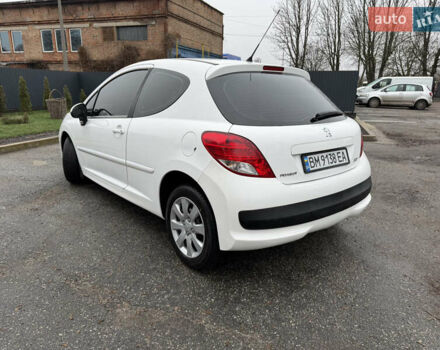 Белый Пежо 207, объемом двигателя 1.4 л и пробегом 164 тыс. км за 4750 $, фото 8 на Automoto.ua