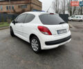 Белый Пежо 207, объемом двигателя 1.4 л и пробегом 164 тыс. км за 4750 $, фото 8 на Automoto.ua