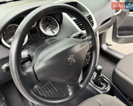 Белый Пежо 207, объемом двигателя 1.4 л и пробегом 164 тыс. км за 4750 $, фото 29 на Automoto.ua