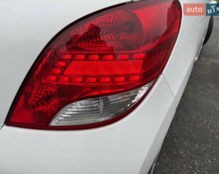 Белый Пежо 207, объемом двигателя 1.4 л и пробегом 164 тыс. км за 4750 $, фото 6 на Automoto.ua