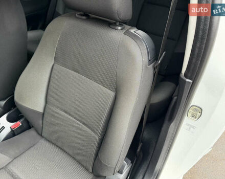 Белый Пежо 207, объемом двигателя 1.4 л и пробегом 164 тыс. км за 4750 $, фото 28 на Automoto.ua