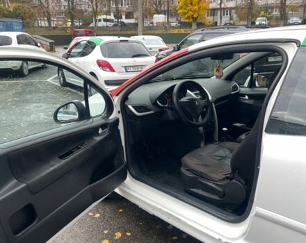 Пежо 207 2012 у Обухове на Automoto.ua Білий Пежо 207, об'ємом двигуна 1.4 л та пробігом 512 тис. км за 2500 $, фото 3 на Automoto.ua