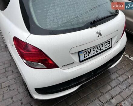 Белый Пежо 207, объемом двигателя 1.36 л и пробегом 228 тыс. км за 3500 $, фото 6 на Automoto.ua