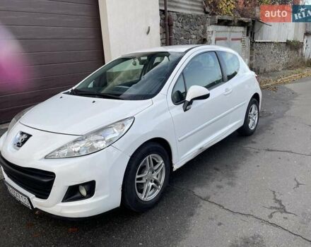 Белый Пежо 207, объемом двигателя 1.36 л и пробегом 156 тыс. км за 4400 $, фото 6 на Automoto.ua