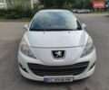 Белый Пежо 207, объемом двигателя 1.36 л и пробегом 210 тыс. км за 5399 $, фото 1 на Automoto.ua