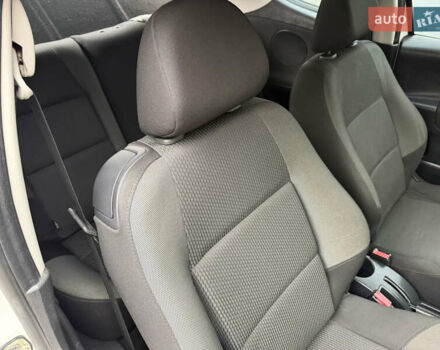 Белый Пежо 207, объемом двигателя 1.4 л и пробегом 164 тыс. км за 4750 $, фото 25 на Automoto.ua