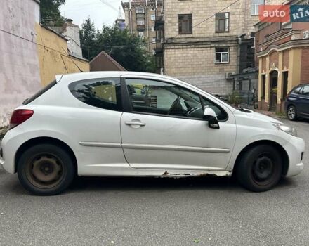 Білий Пежо 207, об'ємом двигуна 1.36 л та пробігом 270 тис. км за 3600 $, фото 2 на Automoto.ua