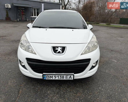 Белый Пежо 207, объемом двигателя 1.4 л и пробегом 164 тыс. км за 4750 $, фото 4 на Automoto.ua