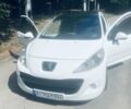 Білий Пежо 207, об'ємом двигуна 1.4 л та пробігом 200 тис. км за 4000 $, фото 2 на Automoto.ua