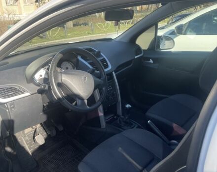 Білий Пежо 207, об'ємом двигуна 0 л та пробігом 115 тис. км за 4000 $, фото 4 на Automoto.ua