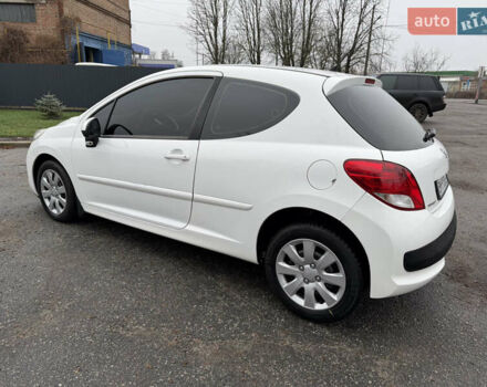 Белый Пежо 207, объемом двигателя 1.4 л и пробегом 164 тыс. км за 4750 $, фото 9 на Automoto.ua