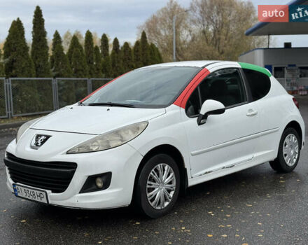 Белый Пежо 207, объемом двигателя 1.4 л и пробегом 312 тыс. км за 3600 $, фото 2 на Automoto.ua