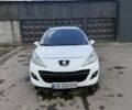 Белый Пежо 207, объемом двигателя 1.4 л и пробегом 216 тыс. км за 3700 $, фото 1 на Automoto.ua