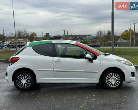 Белый Пежо 207, объемом двигателя 1.4 л и пробегом 312 тыс. км за 3600 $, фото 8 на Automoto.ua