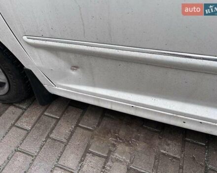 Белый Пежо 207, объемом двигателя 1.36 л и пробегом 228 тыс. км за 3500 $, фото 1 на Automoto.ua