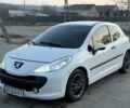 Белый Пежо 207, объемом двигателя 1.4 л и пробегом 175 тыс. км за 2650 $, фото 1 на Automoto.ua