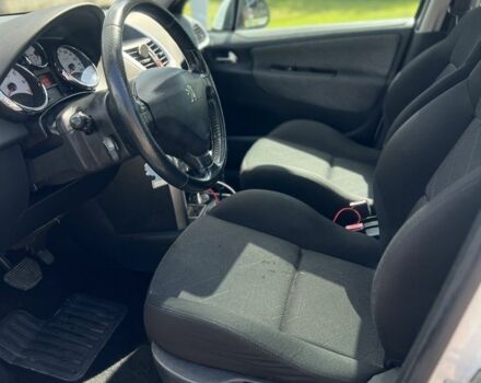 Білий Пежо 207, об'ємом двигуна 1.6 л та пробігом 210 тис. км за 5300 $, фото 5 на Automoto.ua