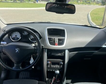 Білий Пежо 207, об'ємом двигуна 1.6 л та пробігом 210 тис. км за 5300 $, фото 6 на Automoto.ua