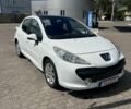 Білий Пежо 207, об'ємом двигуна 1.6 л та пробігом 210 тис. км за 5300 $, фото 4 на Automoto.ua
