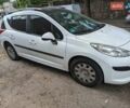 Білий Пежо 207, об'ємом двигуна 1.4 л та пробігом 180 тис. км за 4300 $, фото 1 на Automoto.ua