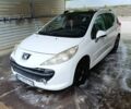 Белый Пежо 207, объемом двигателя 1.6 л и пробегом 230 тыс. км за 3500 $, фото 3 на Automoto.ua