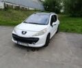 Белый Пежо 207, объемом двигателя 1.6 л и пробегом 230 тыс. км за 4200 $, фото 1 на Automoto.ua