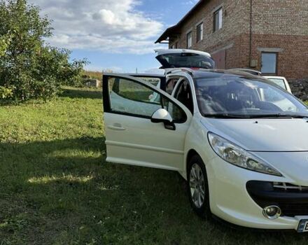 Белый Пежо 207, объемом двигателя 1.6 л и пробегом 240 тыс. км за 4699 $, фото 17 на Automoto.ua